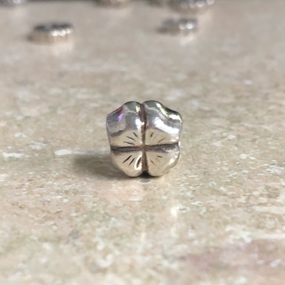 Pandora four leaf clover charm